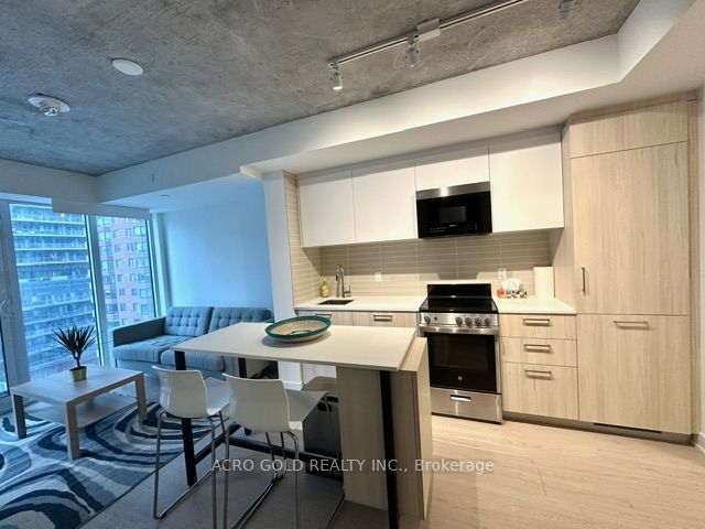 65 Mutual St Street 807, Toronto C08