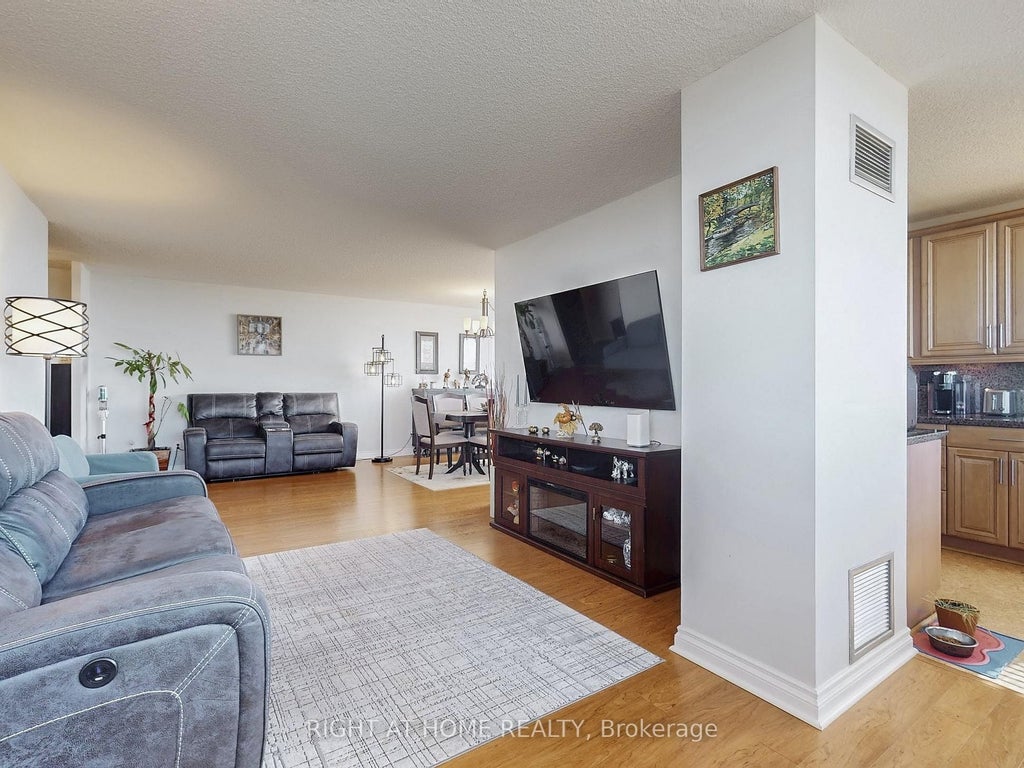 133 Torresdale Avenue 2503, Toronto C07