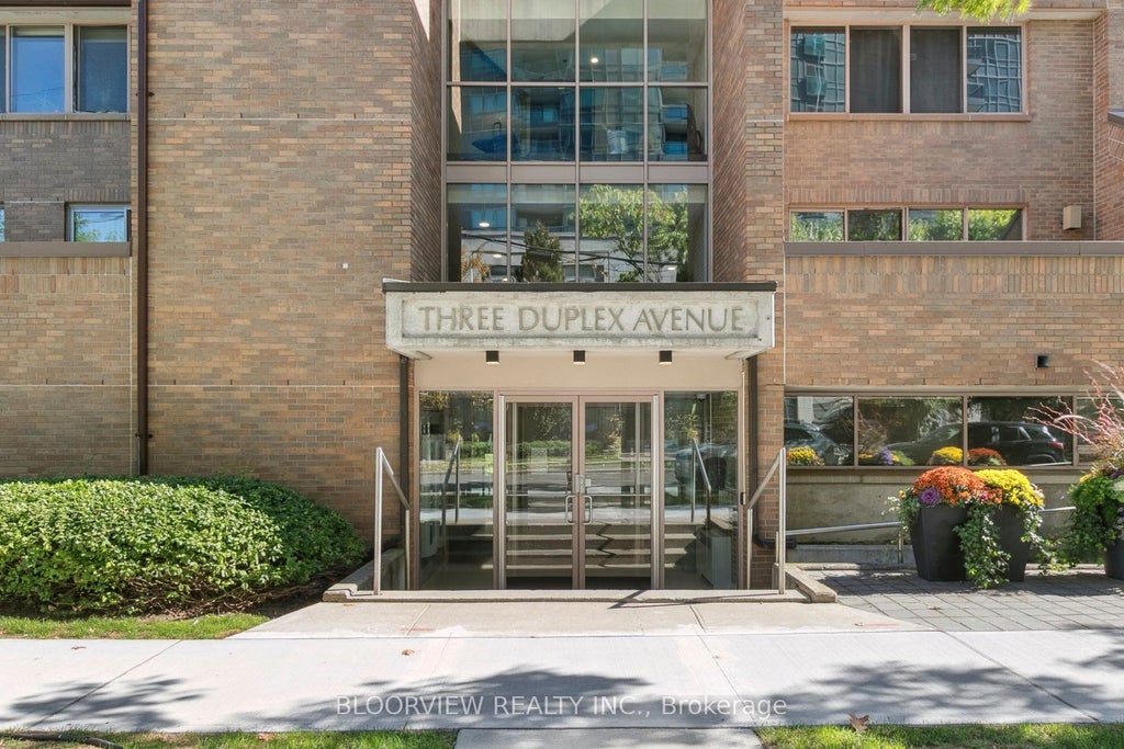 3 Duplex Avenue 105, Toronto C07