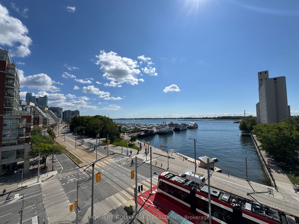 600 Queens Quay W 611, Toronto C01