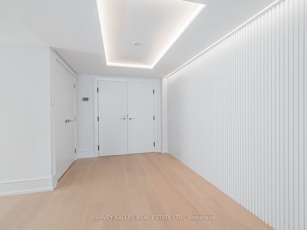 1166 Bay Street 1703, Toronto C01