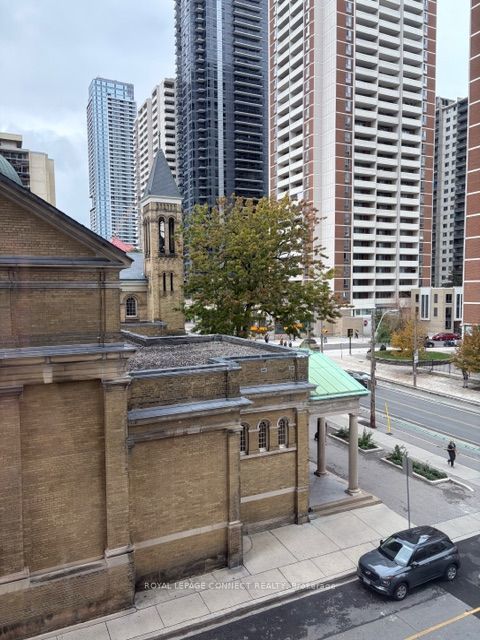 500 Sherbourne Street 301, Toronto C08