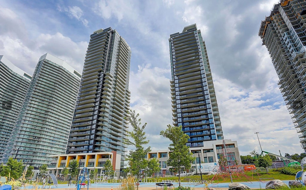 85 Mcmahon Drive 806, Toronto C15