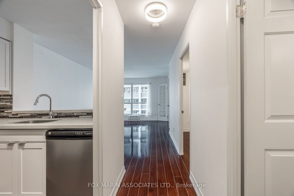 7 Carlton Street 714, Toronto C08