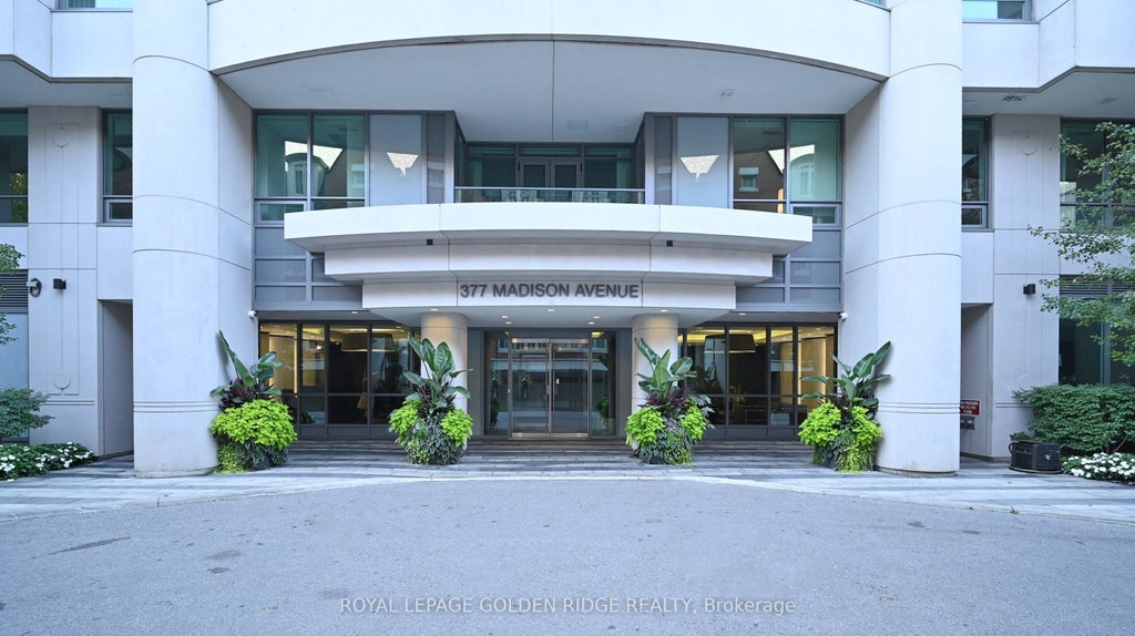 377 Madison Avenue 224, Toronto C02