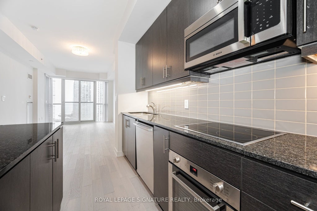 1 The Esplanade Drive 1501, Toronto C08