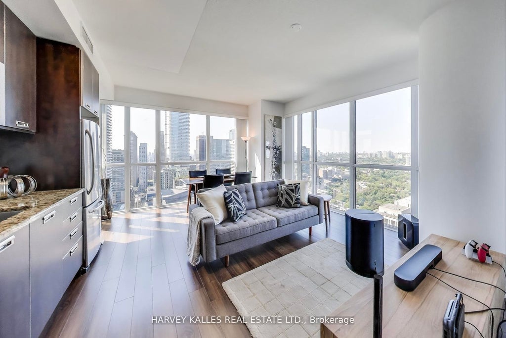 28 Ted Rogers Way 3609, Toronto C08