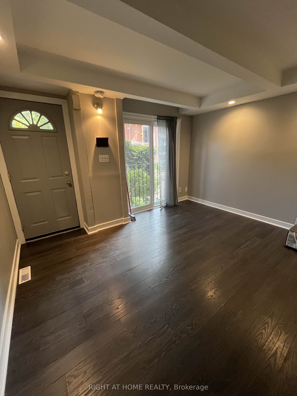 325 Jarvis Street 32, Toronto C08