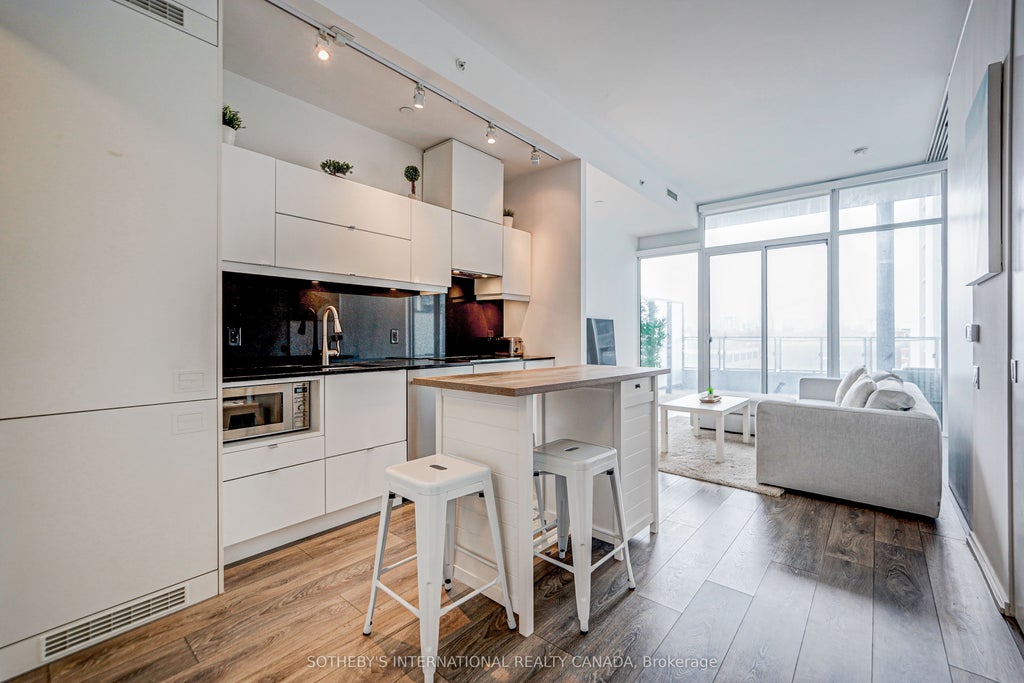 125 Peter Street 506, Toronto C01