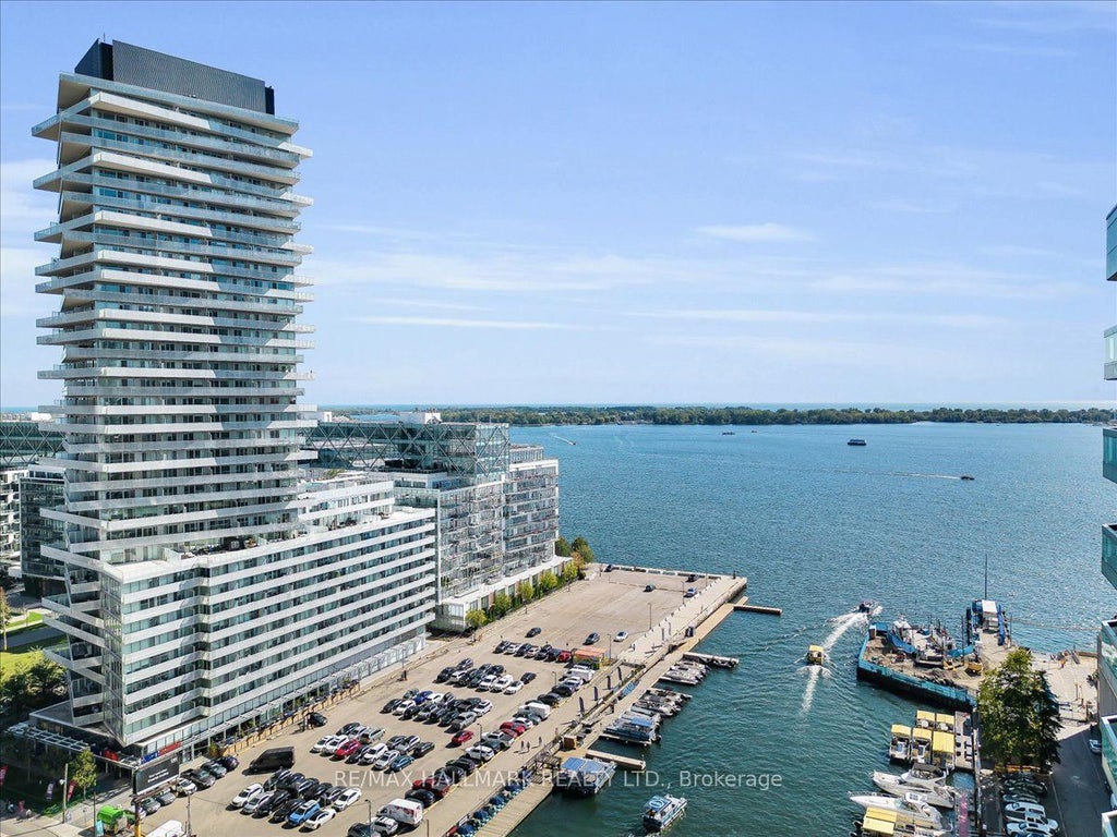 15 Queens Quay E 311, Toronto C08