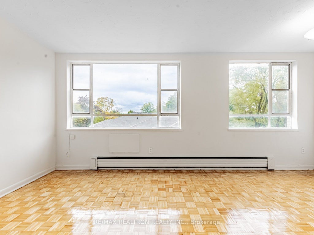 2895 Bathurst Street 101, Toronto C04