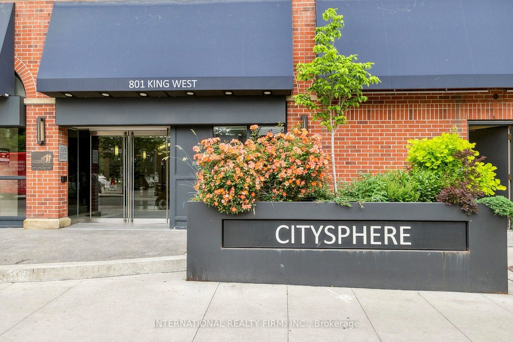 801 King Street, Toronto C01