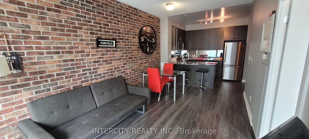 18 Yorkville Avenue 403, Toronto C02