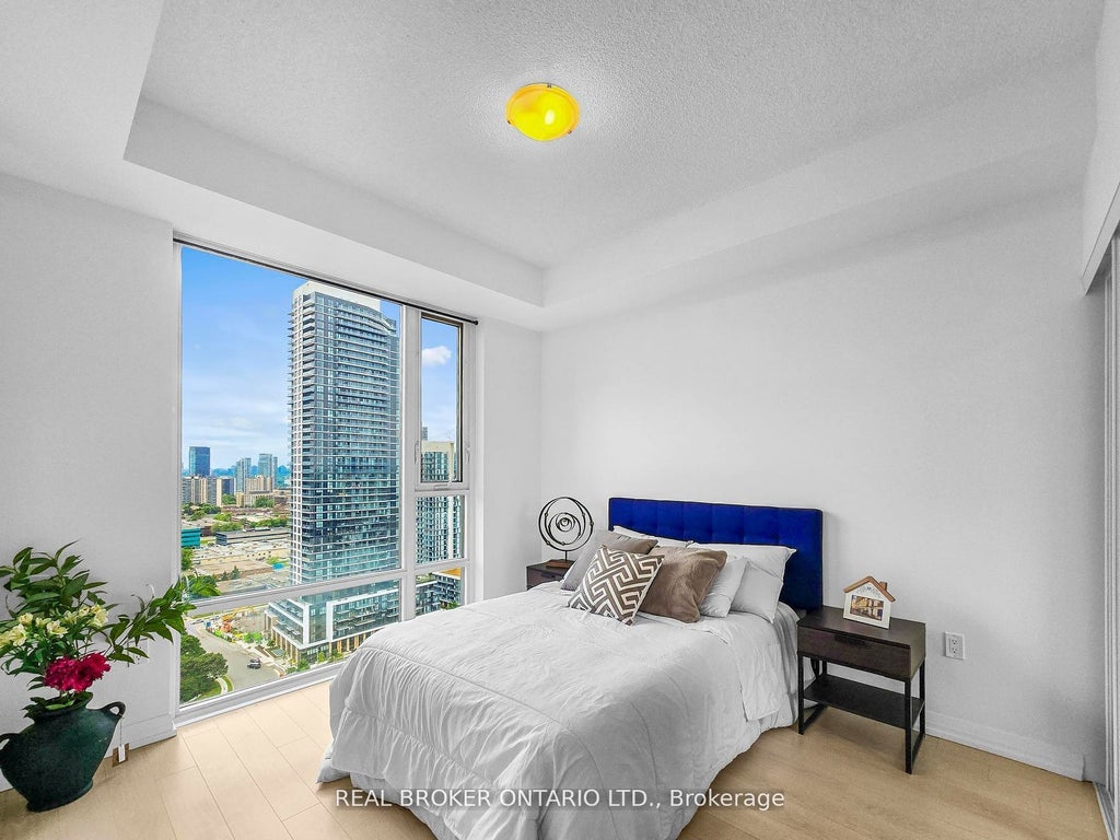 55 Ann O'reilly Road 2210, Toronto C15