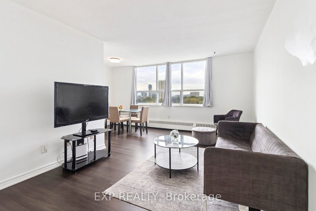 5 Parkway Forest Drive 1101, Toronto C15