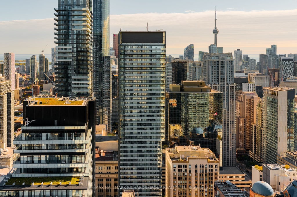 15 Grenville Street Ph10, Toronto C01