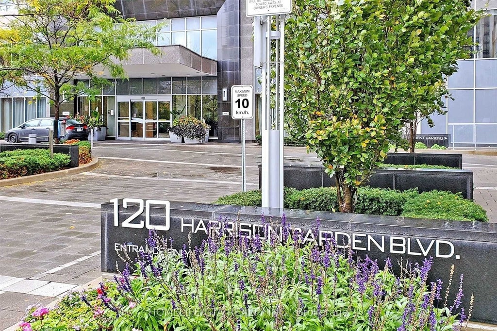 120 Harrison Garden Boulevard 510, Toronto C14
