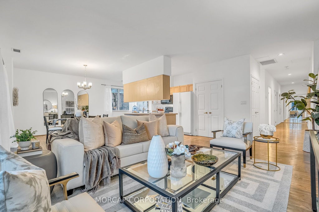 600 Eglinton Avenue E 109, Toronto C10