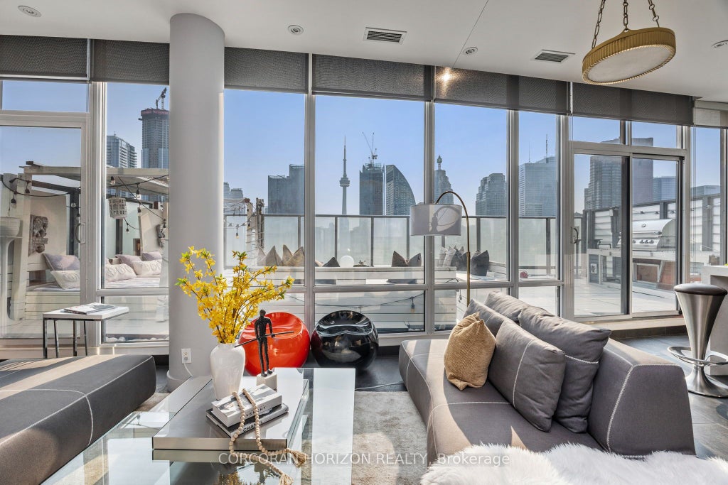 1 Market Street Ph3301, Toronto C08