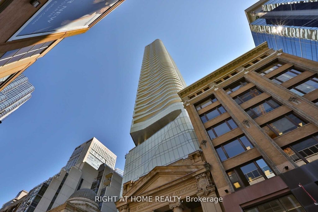 197 Yonge Street 5614, Toronto C08