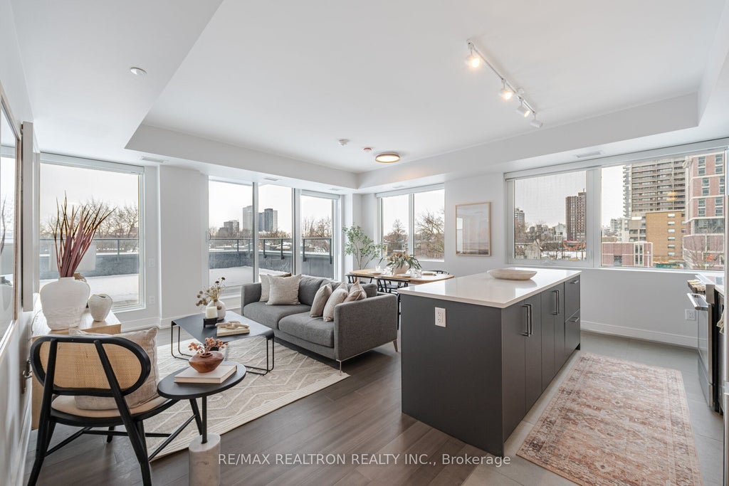 664 Spadina Avenue 403, Toronto C01