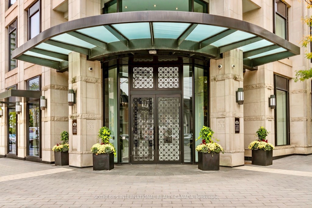 133 Hazelton Avenue 601, Toronto C02