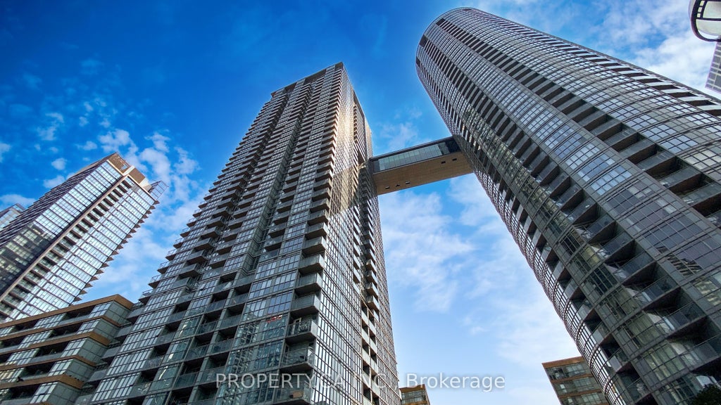 15 Iceboat Terrace 2816, Toronto C01