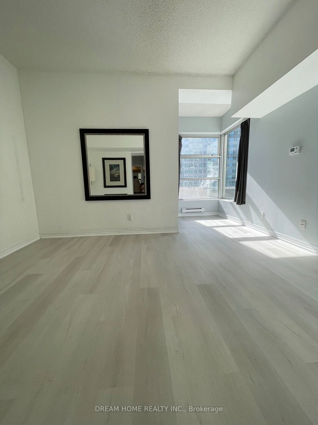 1 King Street W 1705, Toronto C01