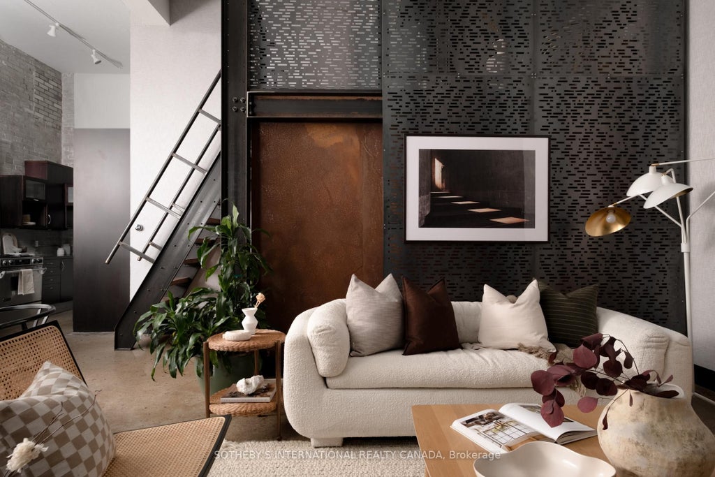 264 Seaton Street 204, Toronto C08