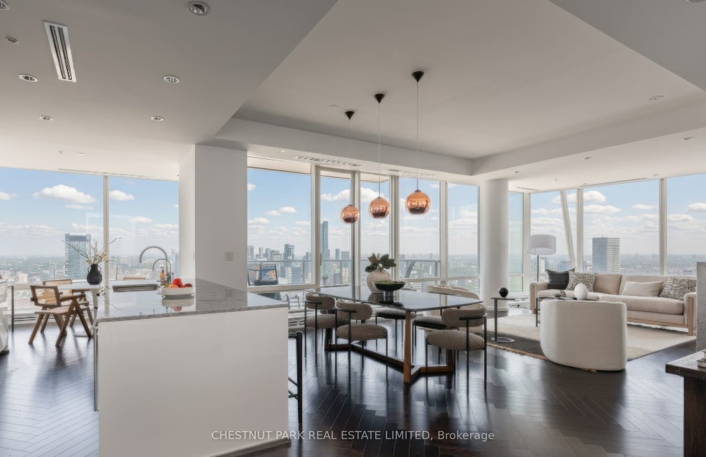 180 University Avenue 6104, Toronto C01