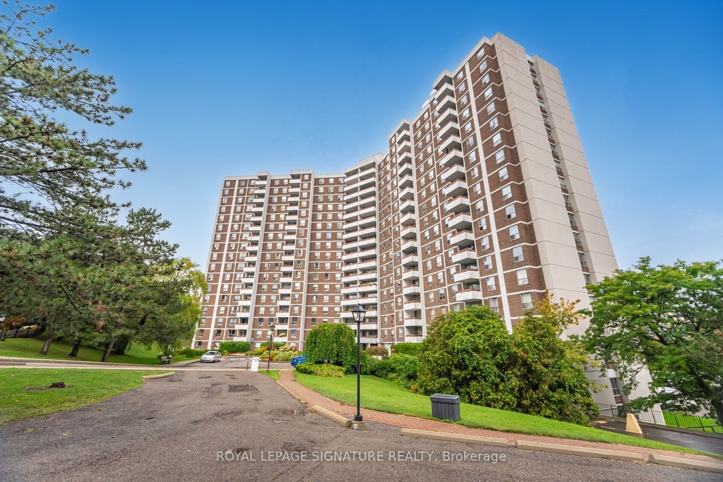 10 Edgecliff Golfway 303, Toronto C11