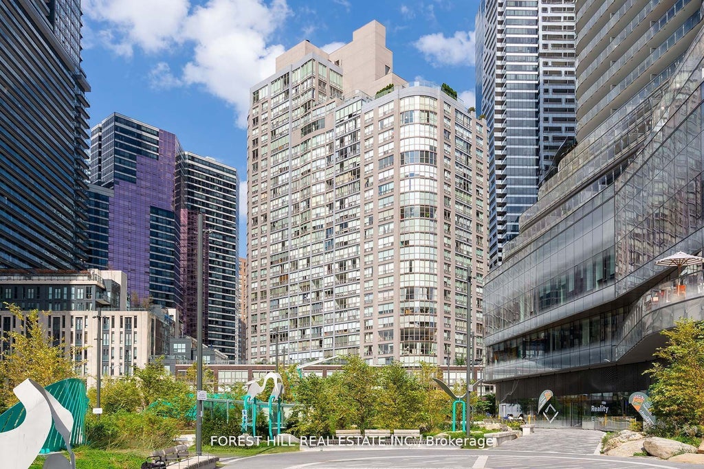 24 Wellesley Street W 909, Toronto C01