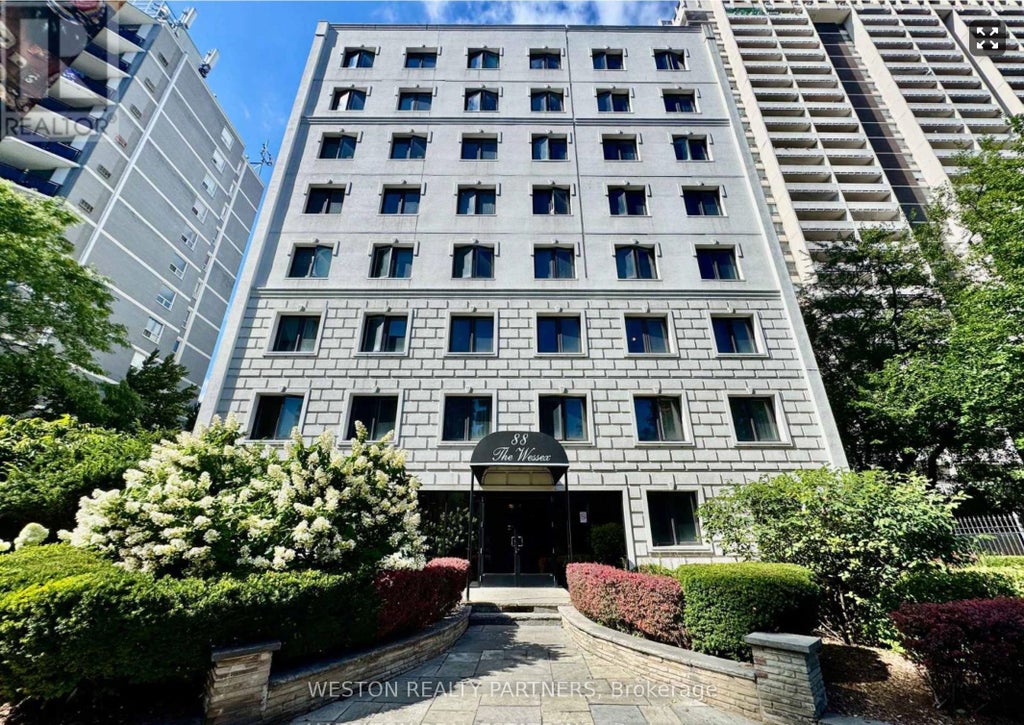 88 Wellesley Street E 206, Toronto C08