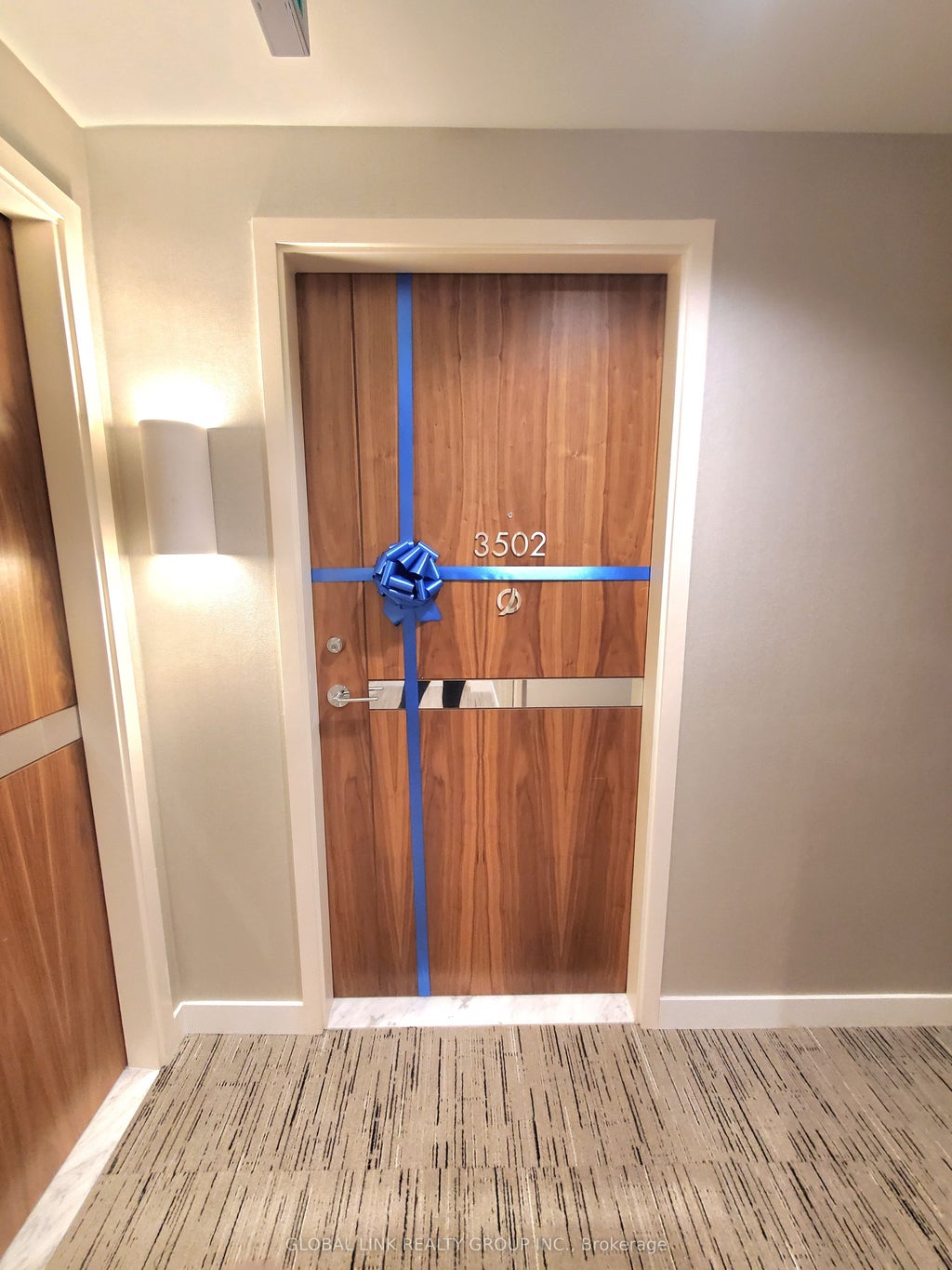 95 Mcmahon Drive 3502, Toronto C15