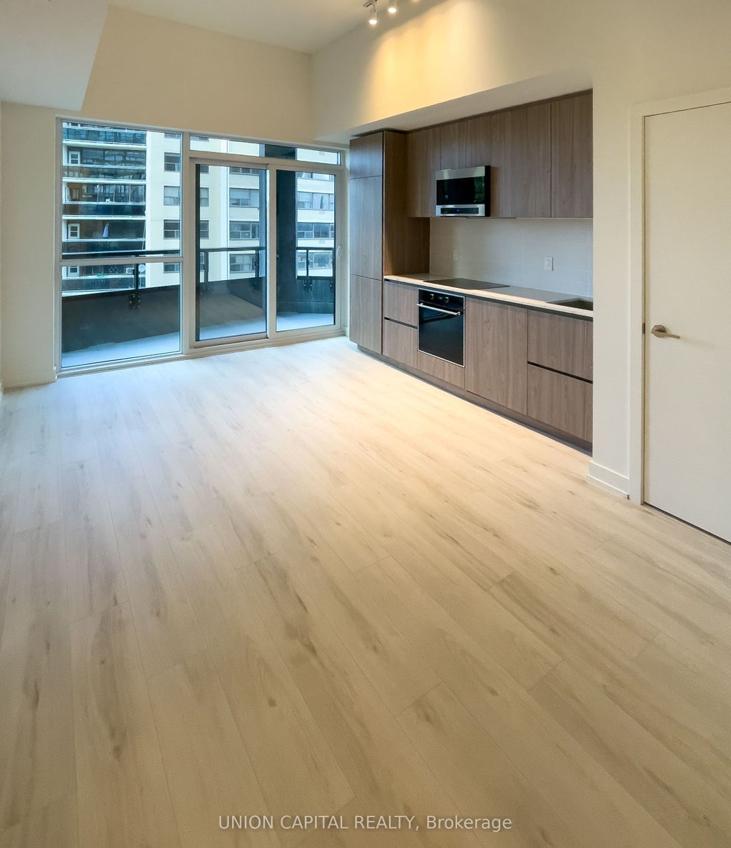 120 Broadway Avenue 418n, Toronto C10