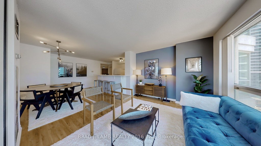 10 Yonge Street 907, Toronto C01