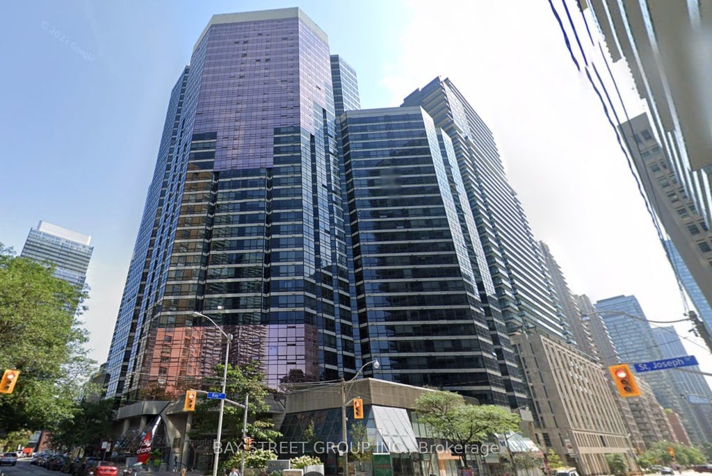 1001 Bay Street 2213, Toronto C01
