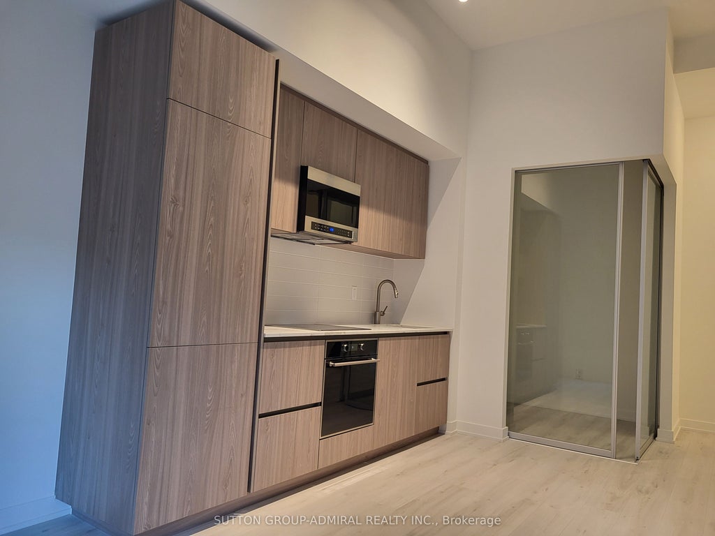 120 Broadway Avenue 403, Toronto C10