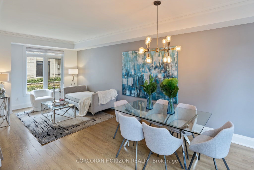 9 Oakburn Crescent Th39, Toronto C14