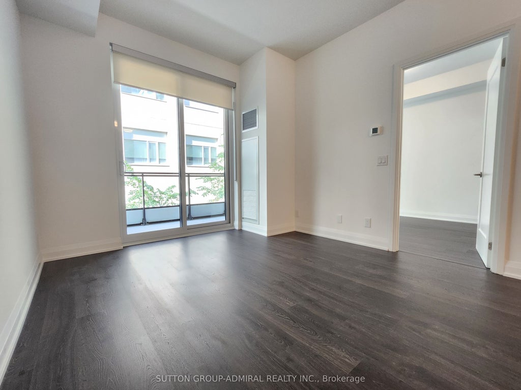 65 Broadway Avenue 318, Toronto C10