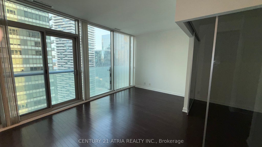 14 York Street 4012, Toronto C01