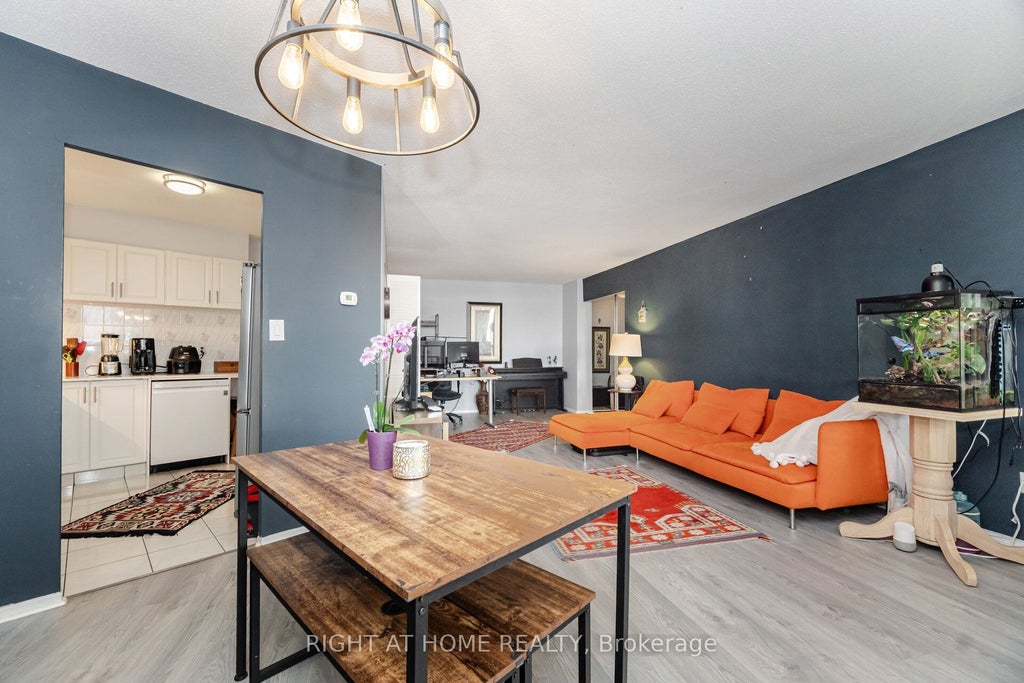 5 Vicora Linkway Way 505, Toronto C11