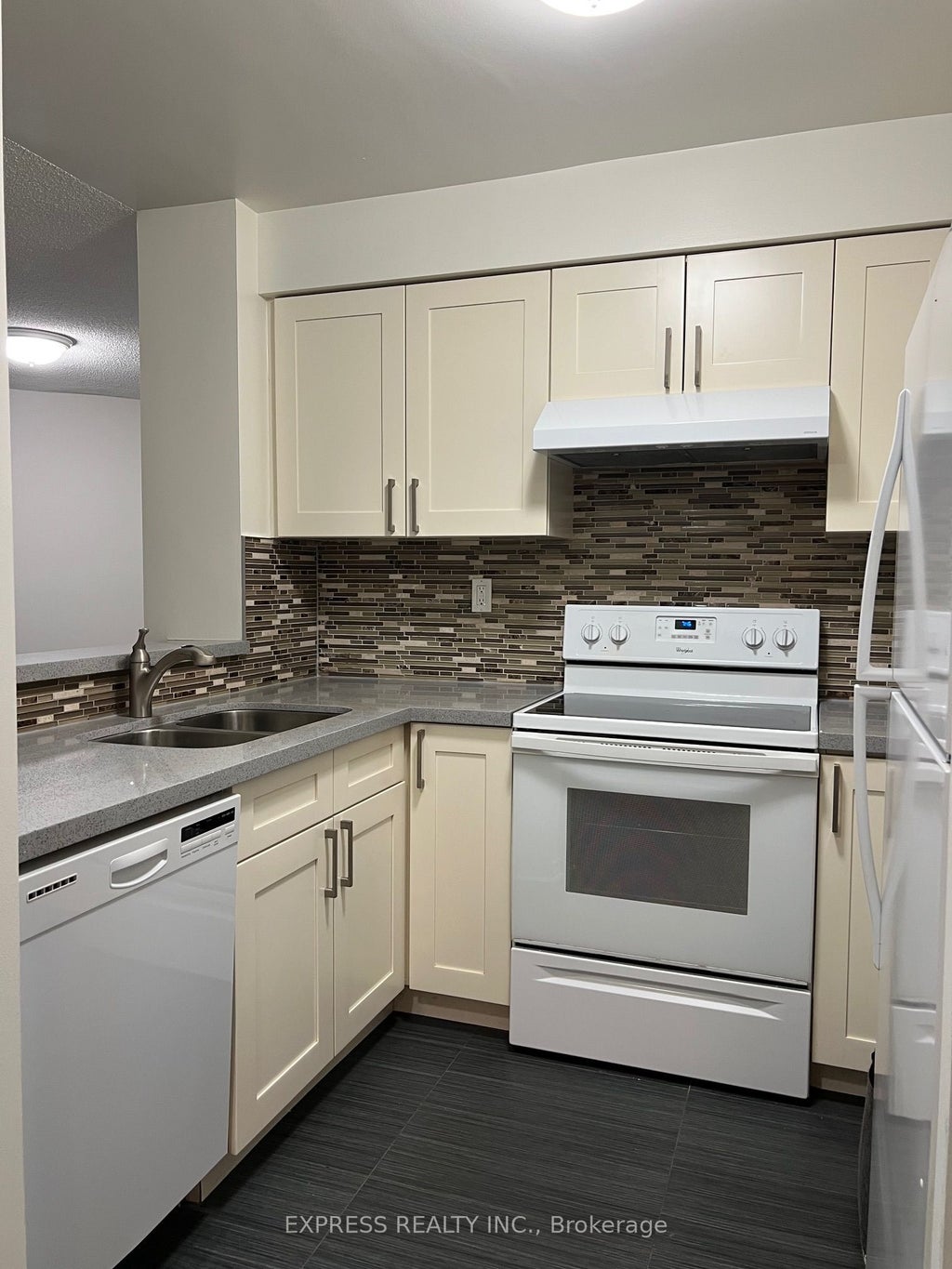 942 Yonge Street 414, Toronto C02