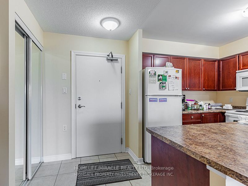 872 Sheppard Avenue W 312, Toronto C06