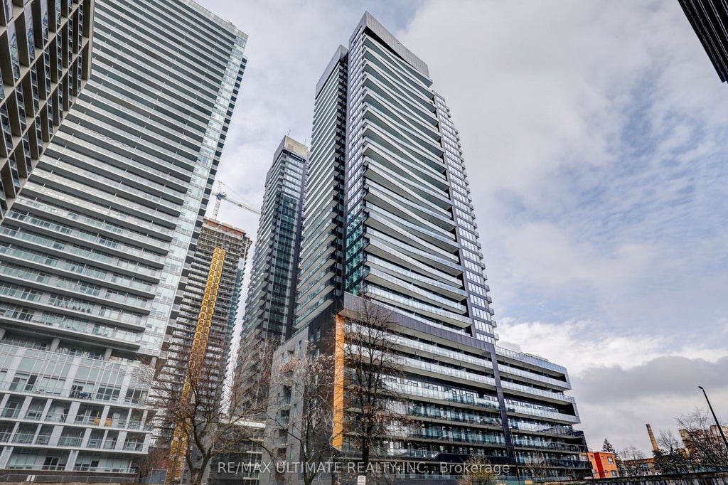 117 Broadway Avenue 704, Toronto C10