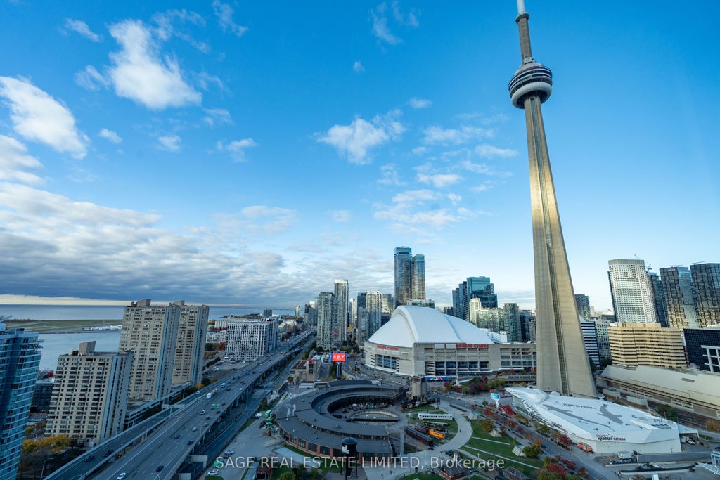 19 Grand Trunk Crescent 3712, Toronto C01