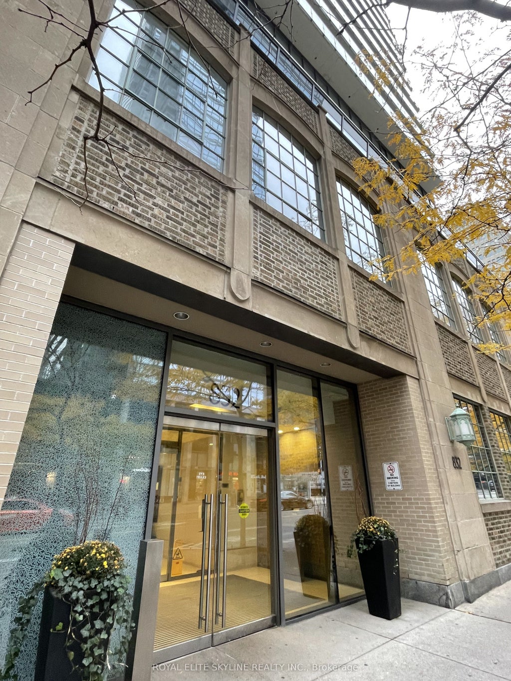 832 Bay Street 201, Toronto C01