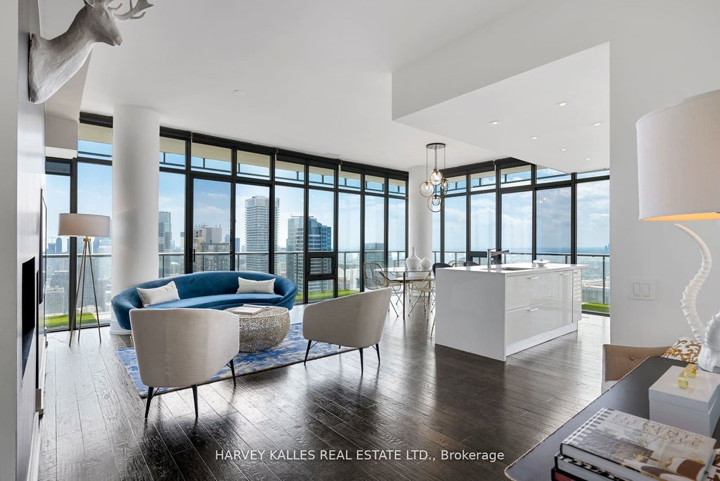 33 Charles Street E Ph4503, Toronto C08