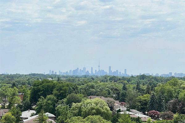 117 Mcmahon Drive 303, Toronto C15