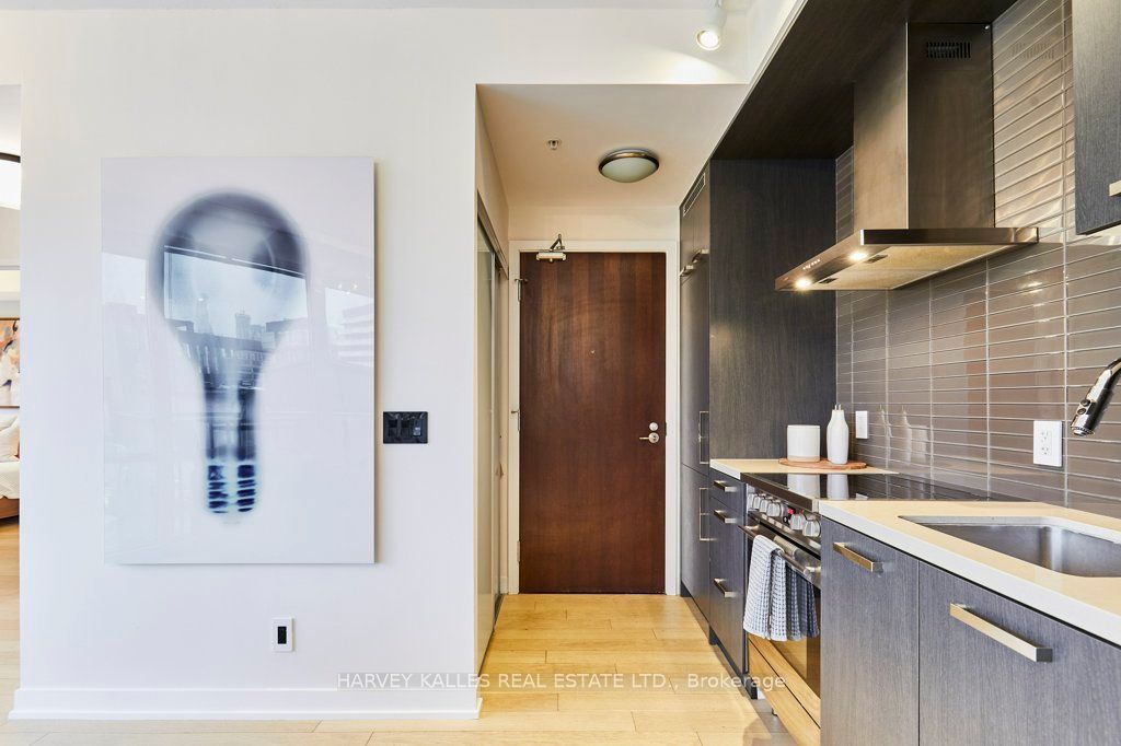 120 Bayview Avenue N204, Toronto C08